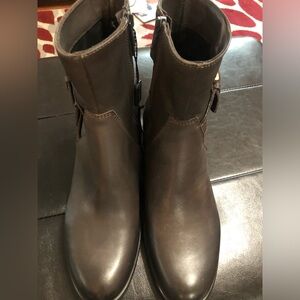 Brand new Emanuel’s Crasto women’s ankle  boots.  Genuine leather made in Italy.